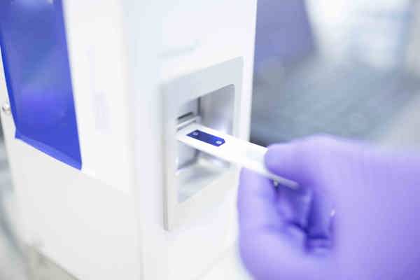 Élastomères de silicone de qualité médicale pour la fabrication de dispositifs de diagnostic in vitro